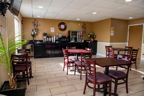 Rodeway Inn Central Colorado Springs - image 6