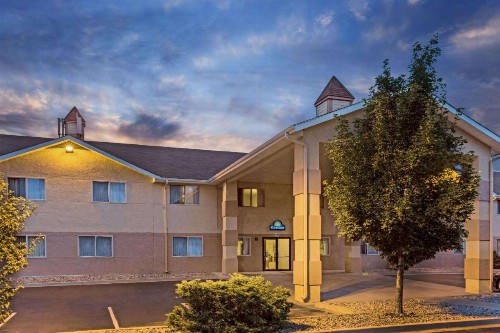 Days Inn by Wyndham Colorado Springs Airport - image 2