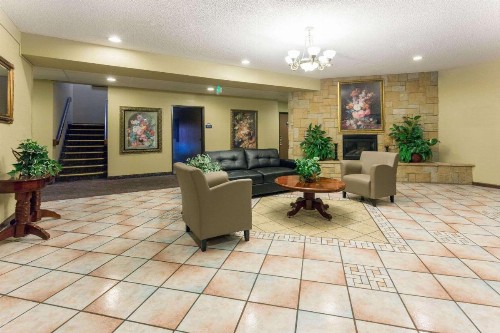 Days Inn by Wyndham Colorado Springs Airport - image 3