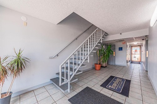 Travelodge by Wyndham Colorado Springs Airport/Peterson AFB - image 9