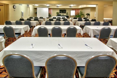 MCM Elegante Suites - image 13