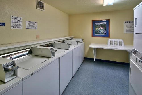 MCM Elegante Suites - image 18