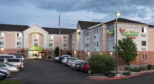 MCM Elegante Suites - image 2