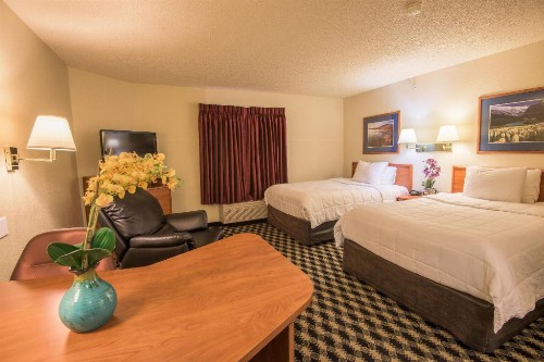 MCM Elegante Suites - image 26