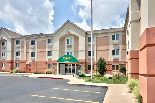 MCM Elegante Suites - image 30