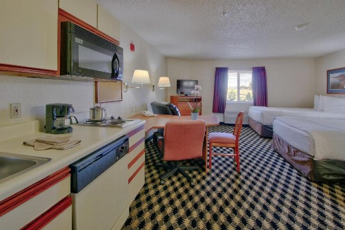 MCM Elegante Suites - image 31
