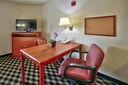 MCM Elegante Suites - image 37