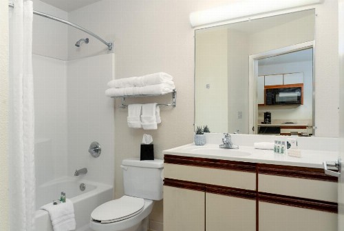 MCM Elegante Suites - image 40