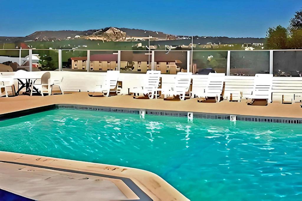 Motel 6-Colorado Springs CO - image 2