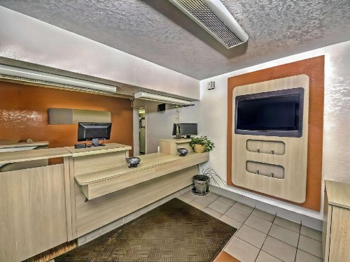 Motel 6-Colorado Springs CO - image 4