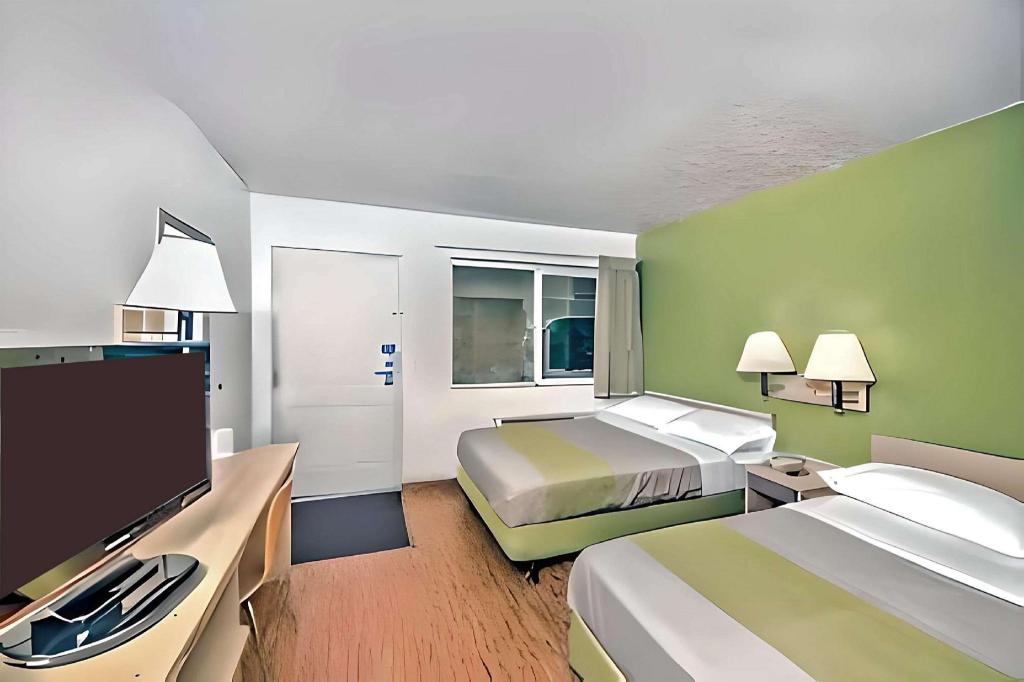 Motel 6-Colorado Springs CO - image 7