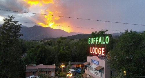 Buffalo Lodge Bicycle Resort - Amazing access to local trails & the Garden - image 24