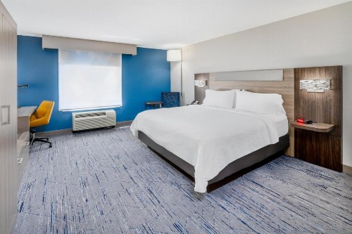 Holiday Inn Express - Colorado Springs - First & Main an IHG Hotel - image 17