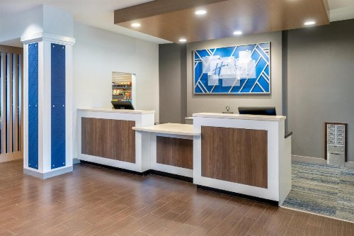 Holiday Inn Express - Colorado Springs - First & Main an IHG Hotel - image 2