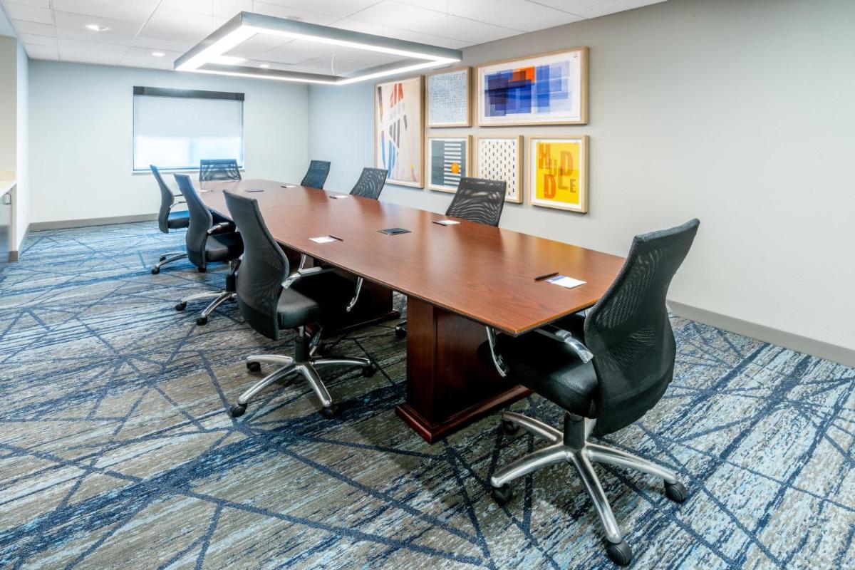 Holiday Inn Express - Colorado Springs - First & Main an IHG Hotel - image 4