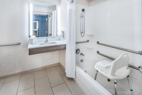 Holiday Inn Express - Colorado Springs - First & Main an IHG Hotel - image 9