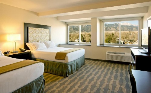 Holiday Inn Express Hotel & Suites Colorado Springs Downtown Central an IHG Hotel - image 10