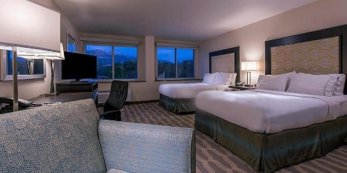 Holiday Inn Express Hotel & Suites Colorado Springs Downtown Central an IHG Hotel - image 2