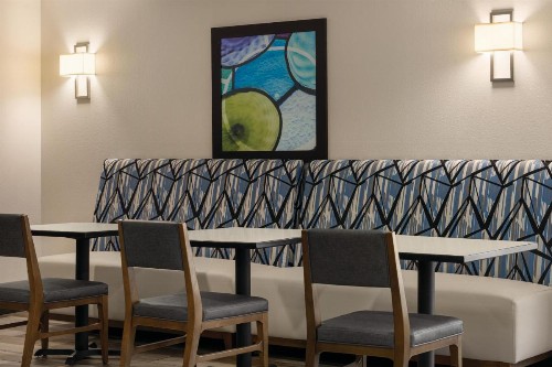 Holiday Inn Express Hotel & Suites Colorado Springs Downtown Central an IHG Hotel - image 20