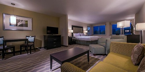 Holiday Inn Express Hotel & Suites Colorado Springs Downtown Central an IHG Hotel - image 3