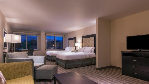 Holiday Inn Express Hotel & Suites Colorado Springs Downtown Central an IHG Hotel - image 32