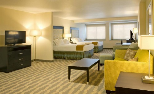 Holiday Inn Express Hotel & Suites Colorado Springs Downtown Central an IHG Hotel - image 8
