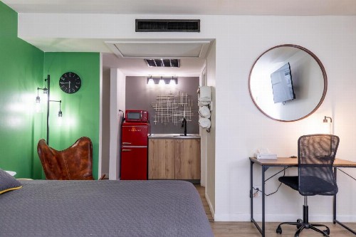 Traveler's Uptown Motel - image 36