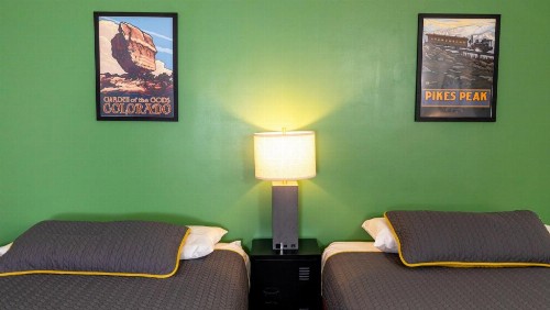 Traveler's Uptown Motel - image 41