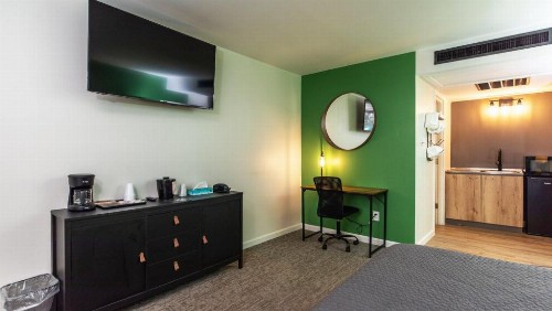 Traveler's Uptown Motel - image 45