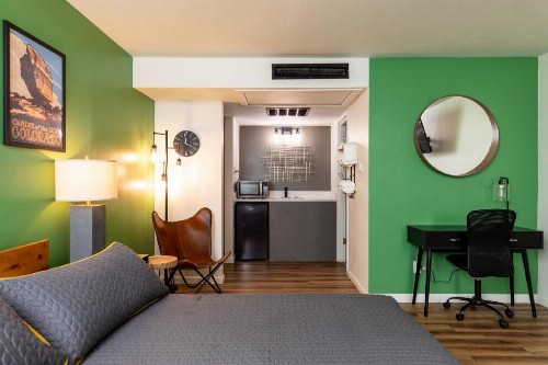 Traveler's Uptown Motel - image 49