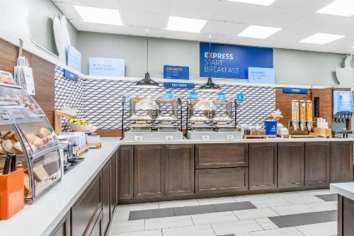 Holiday Inn Express & Suites - Colorado Springs AFA Northgate an IHG Hotel - image 6