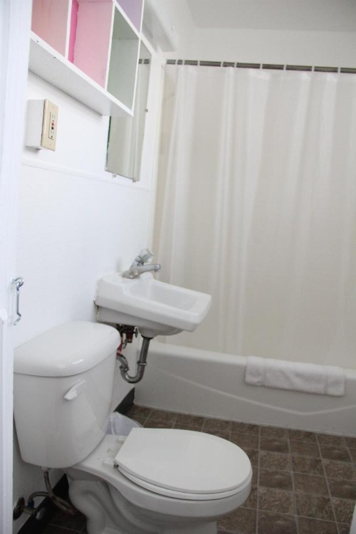 ColoRADo Adventure Hostel - image 15