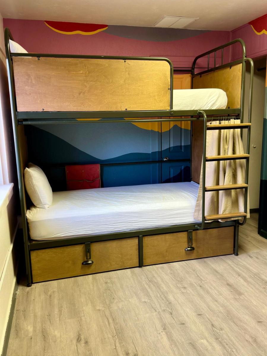 ColoRADo Adventure Hostel - image 3