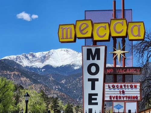 Mecca Motel - image 25