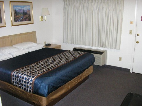 Mecca Motel - image 26