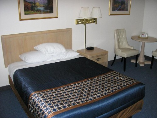 Mecca Motel - image 30