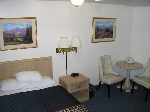 Mecca Motel - image 32