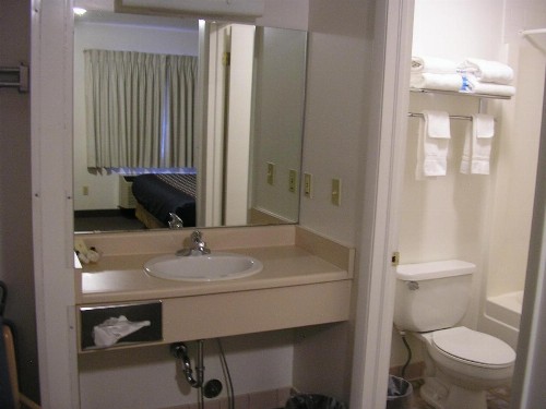 Mecca Motel - image 34