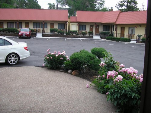Mecca Motel - image 35
