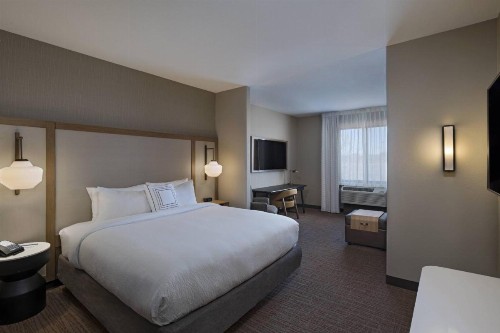 Fairfield Inn & Suites by Marriott Colorado Springs East - image 17