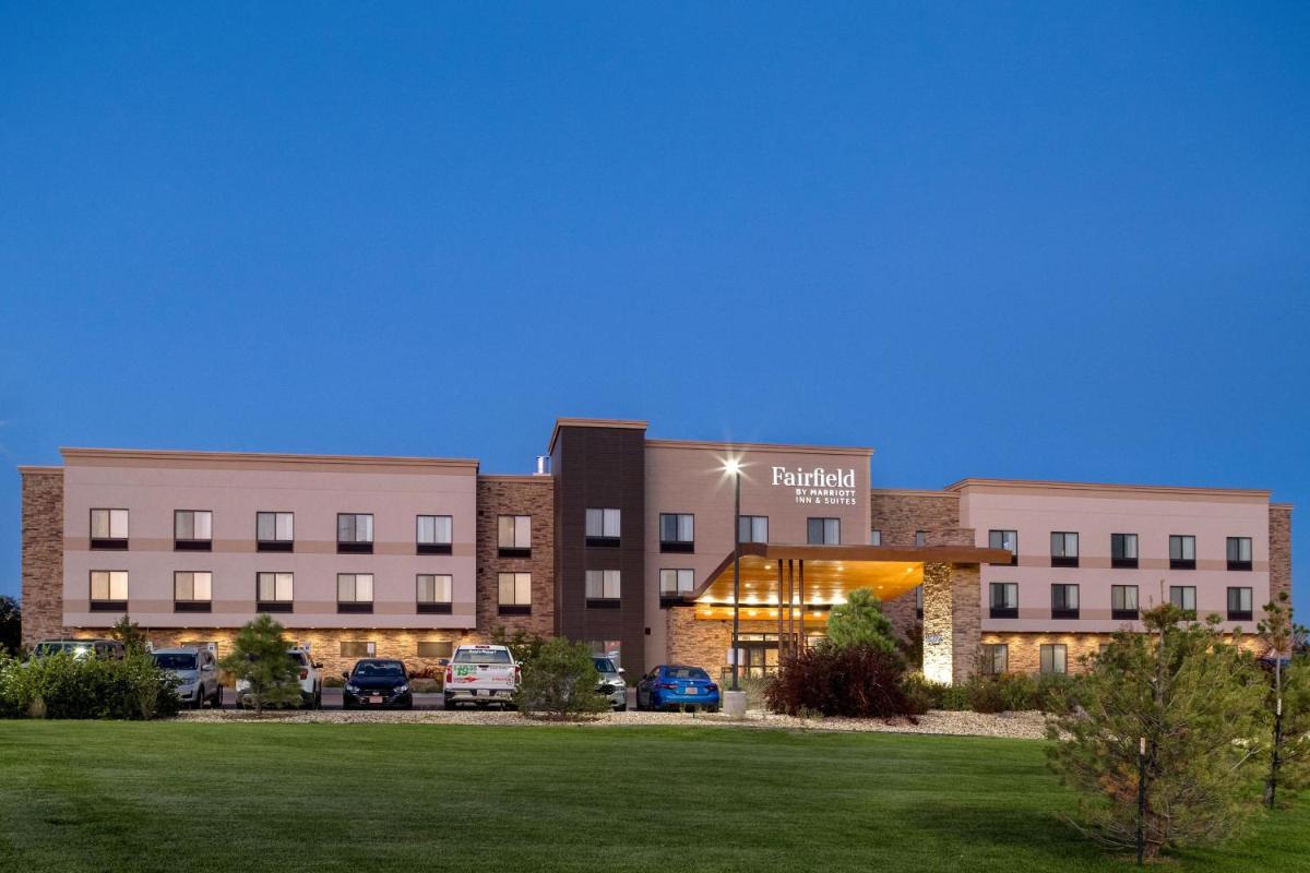 Fairfield Inn & Suites by Marriott Colorado Springs East - image 2