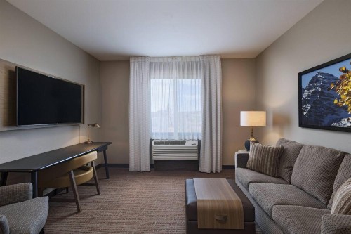 Fairfield Inn & Suites by Marriott Colorado Springs East - image 21