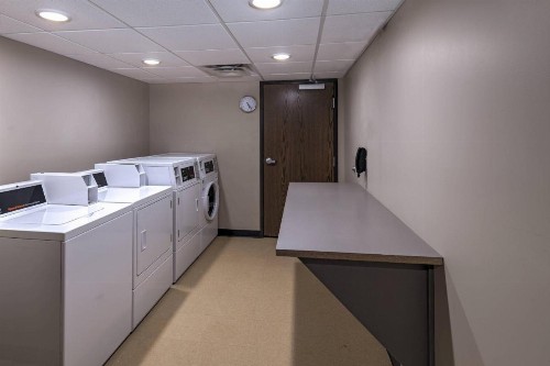 Fairfield Inn & Suites by Marriott Colorado Springs East - image 27