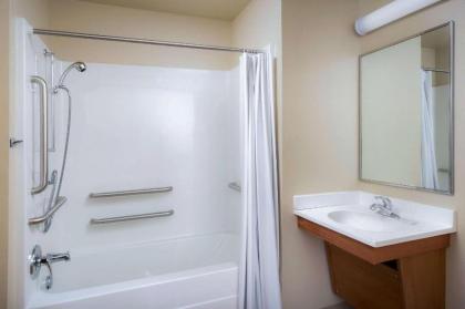 WoodSpring Suites Colorado Springs - image 13