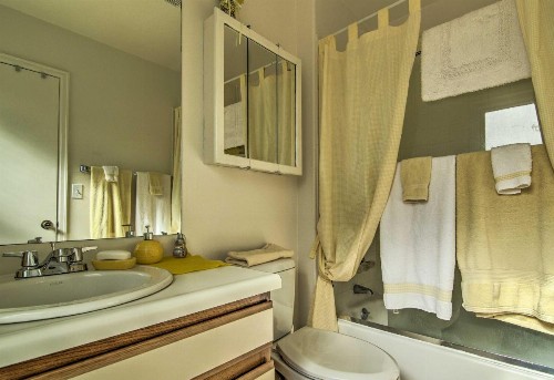 Colo Springs Home 5 Mins to Cheyenne Mtn and DT! - image 2