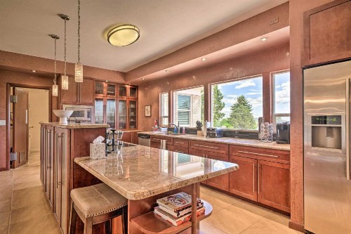 Pet-Friendly and Modern Home with Koi Pond and Patio - image 7