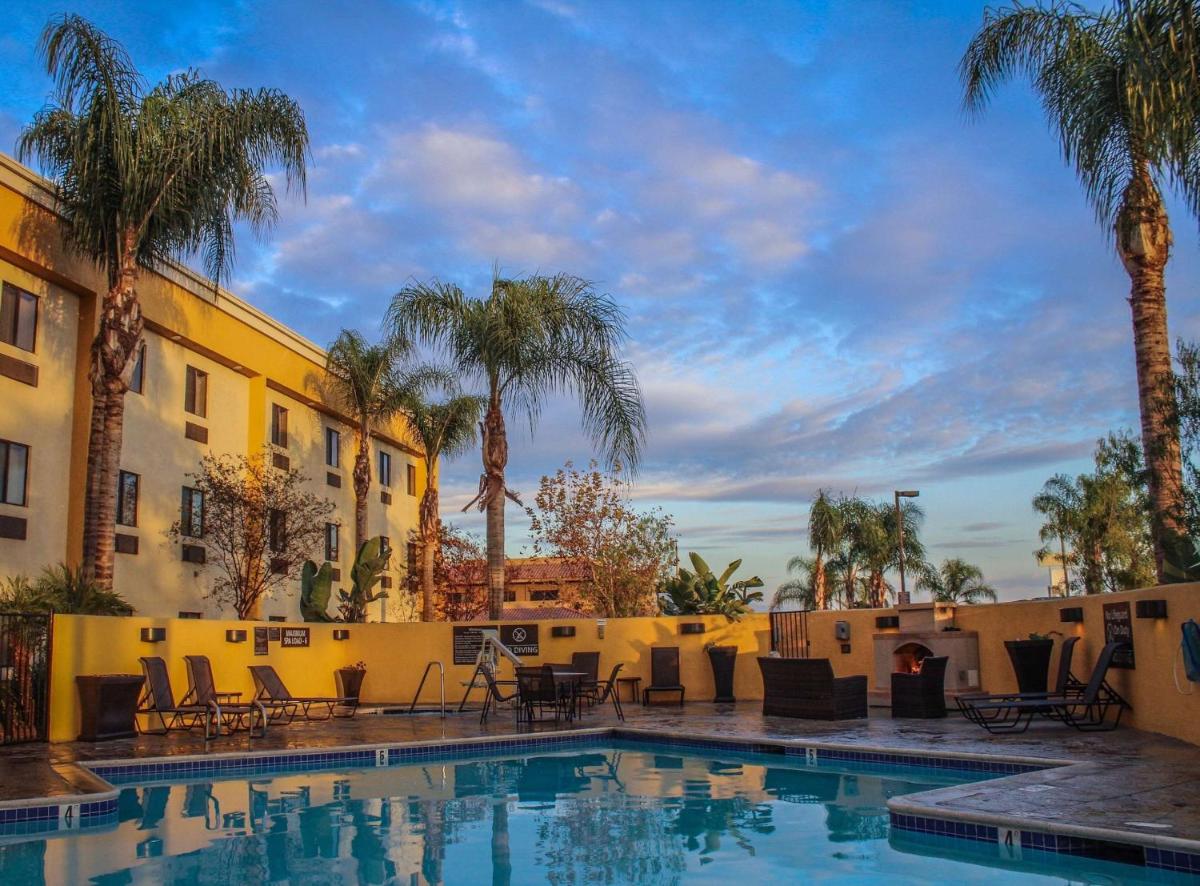 Best Western Plus Arrowhead Hotel - main image