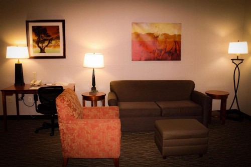 Best Western Plus Arrowhead Hotel - image 14