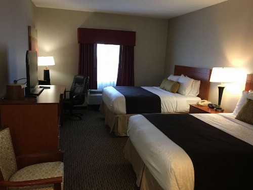 Best Western Plus Arrowhead Hotel - image 15