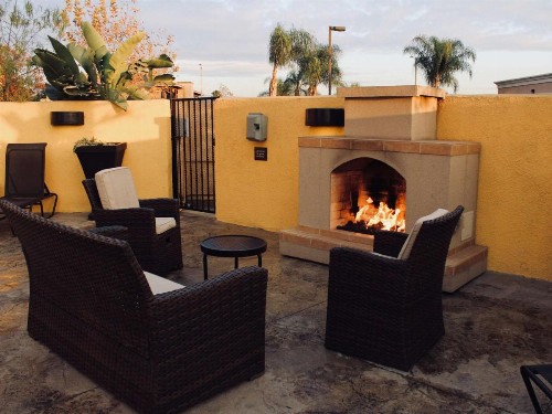 Best Western Plus Arrowhead Hotel - image 21